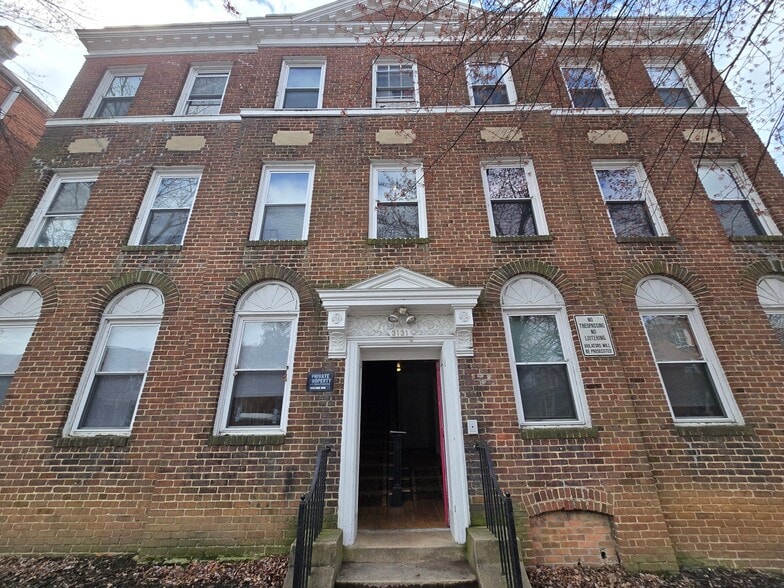 Building Photo - 3125 Hanover Ave