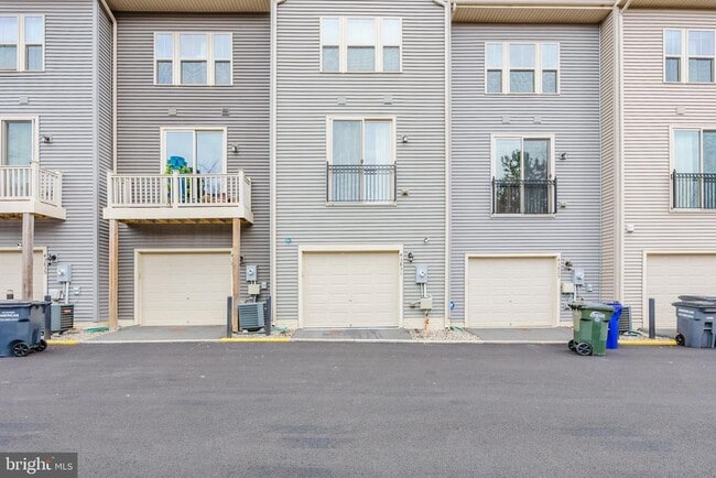 Building Photo - 43831 Stubble Cor Sq