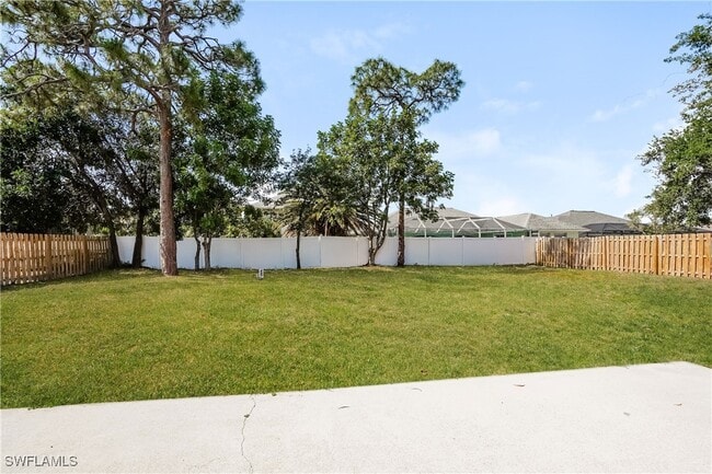Building Photo - 1810 SW 21st Ln