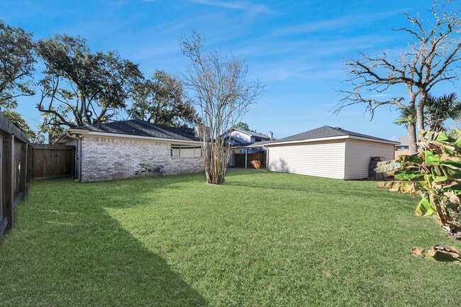 Building Photo - 6222 Vickijohn Dr