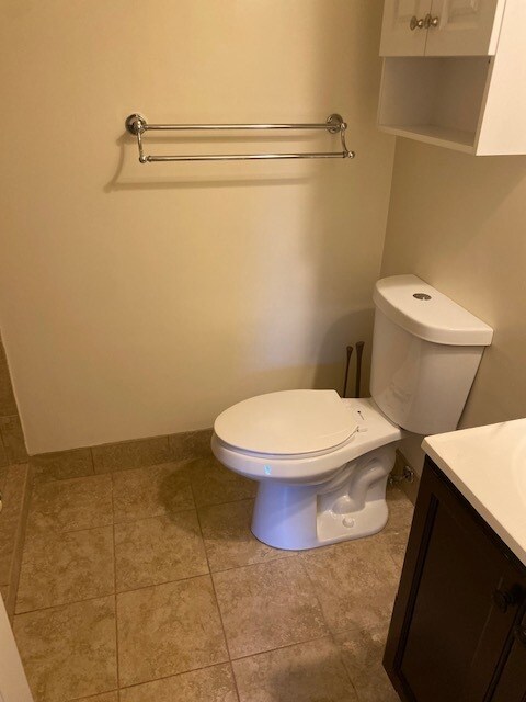 Building Photo - 1174 N Vermont St