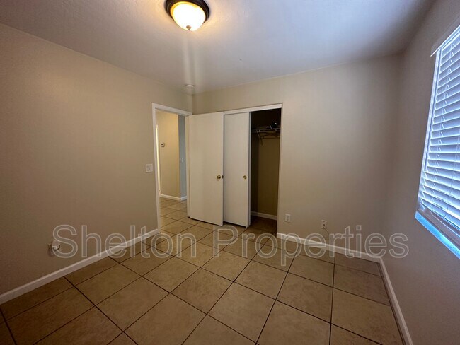Building Photo - 14904 N 130th Ln