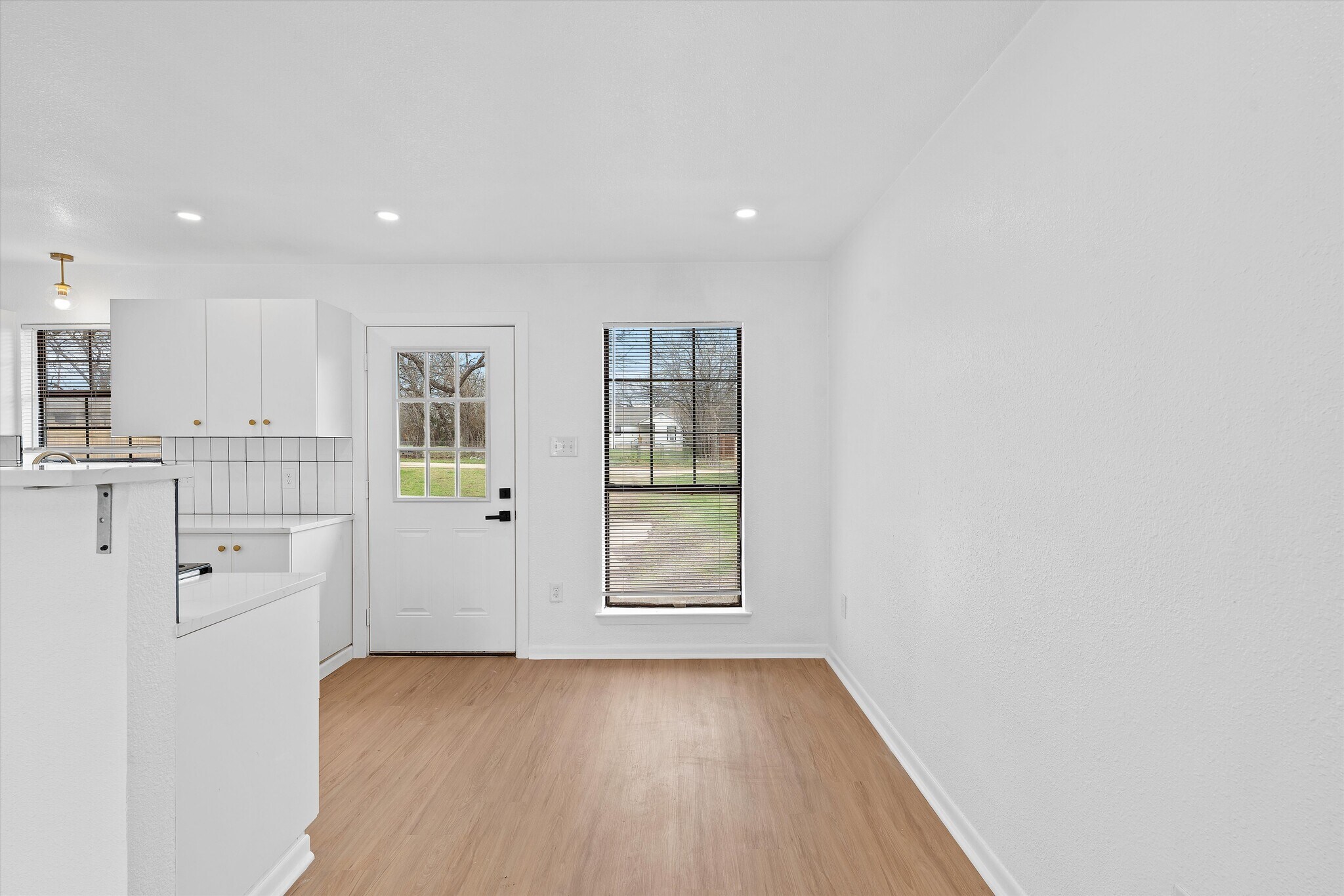 Building Photo - 1205 N 6th St