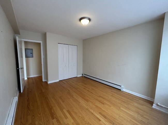 Building Photo - 4180.5 N Marine Dr