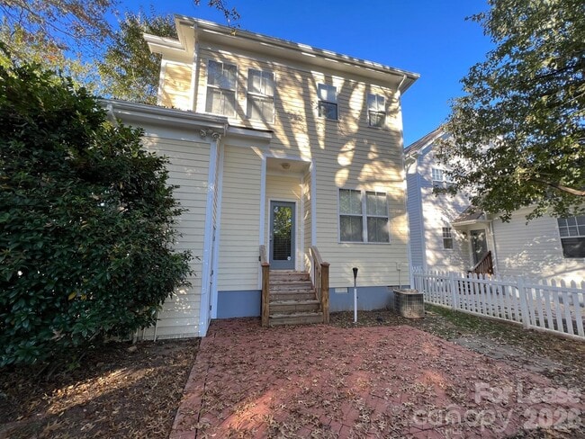 Building Photo - 8523 Lindholm Dr