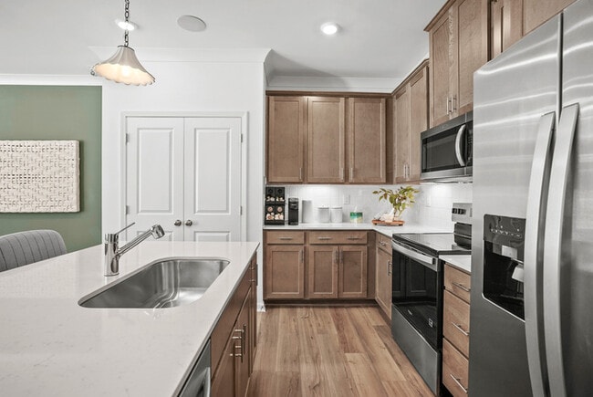 Building Photo - 12004 Oak St