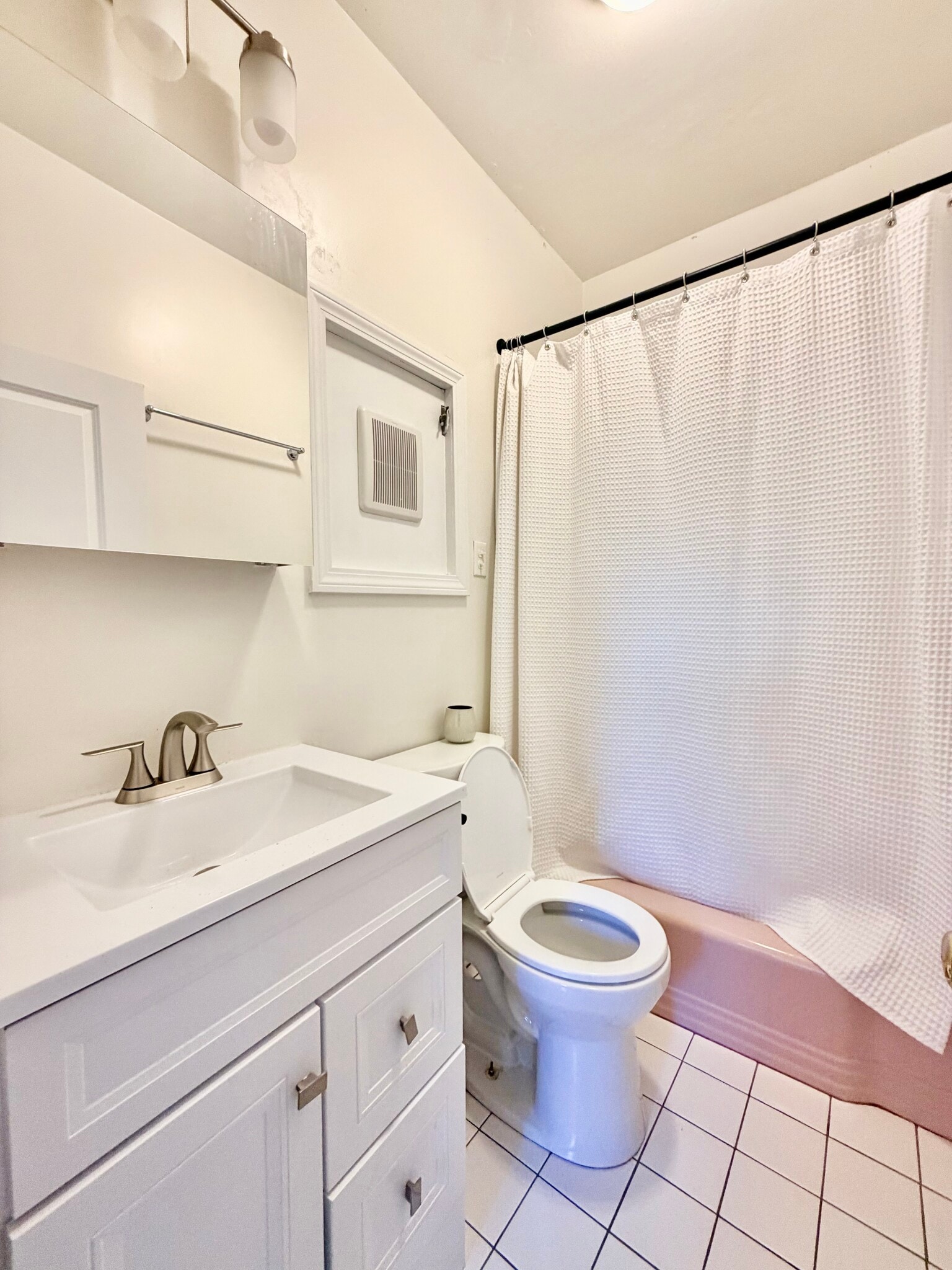 Building Photo - 17 Irving St