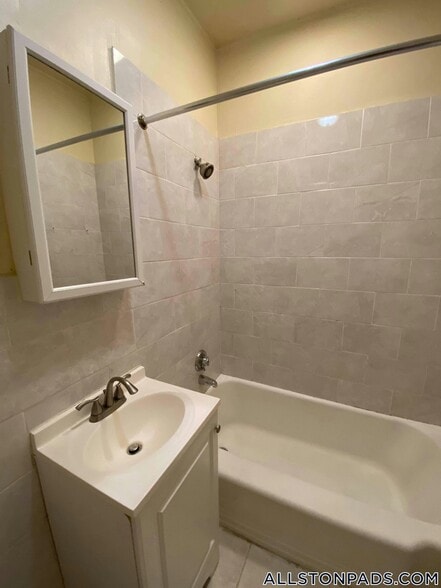 Building Photo - 6 Webley St