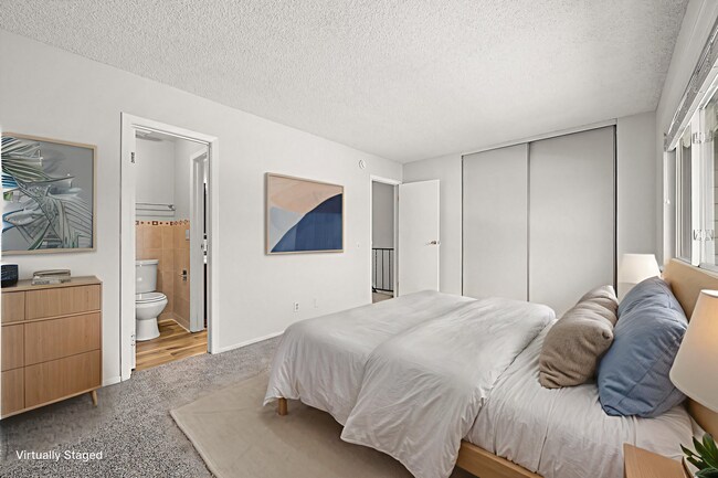 Building Photo - 3BR Townhome in Aurora | Private Yard, Covered Parking & Community Pool