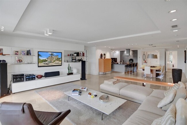 Building Photo - 3535 Hiawatha Ave