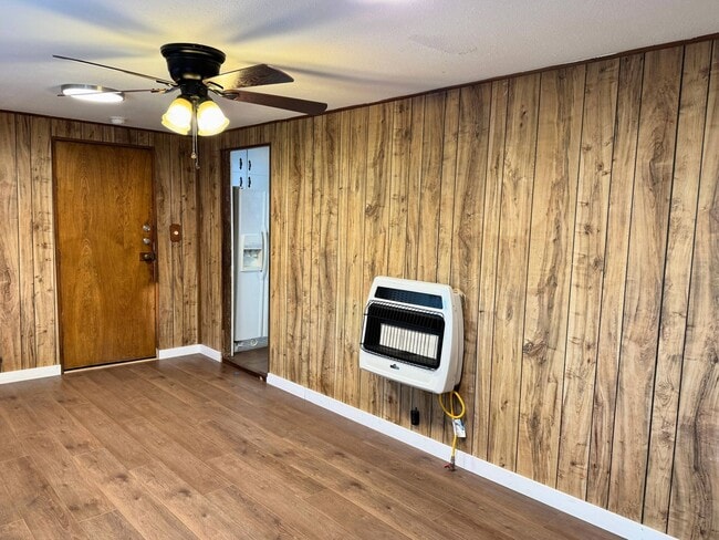 Building Photo - Quiet, 2 Bed 1 Bath Home In Burkburnett