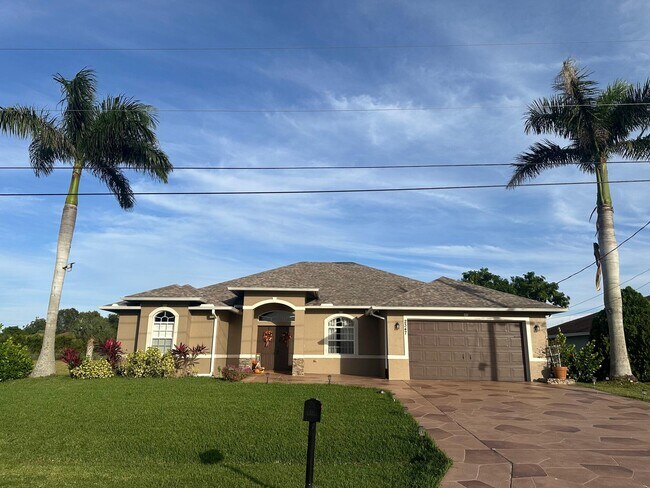 Primary Photo - 2347 SW Kent Cir