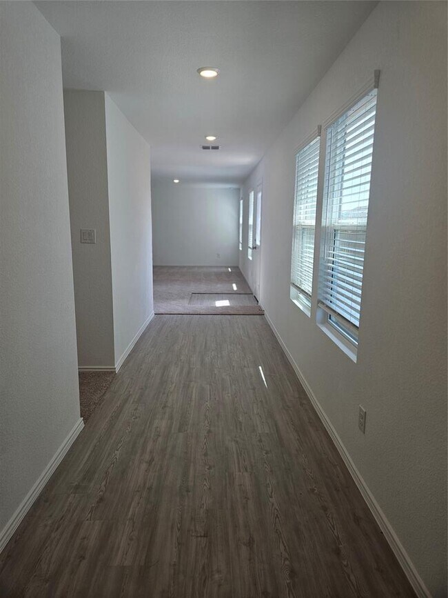 Building Photo - 236 Sambre St