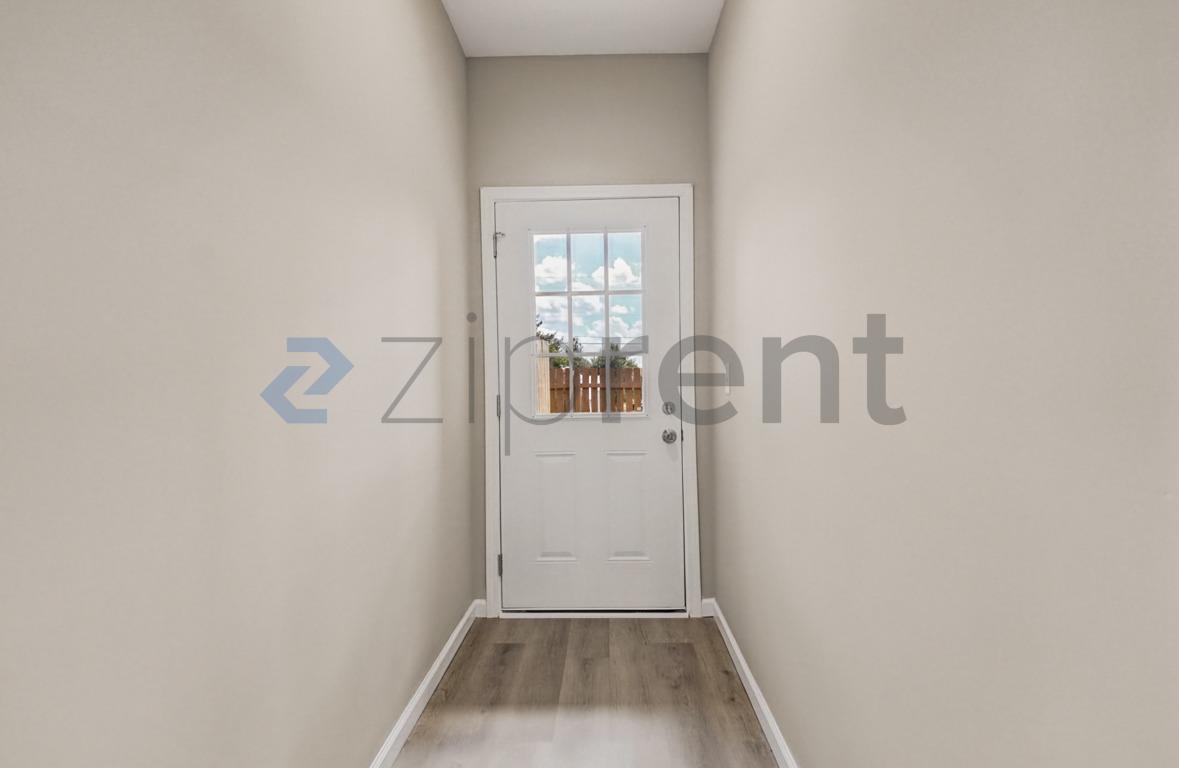 Building Photo - Unit Unit 4