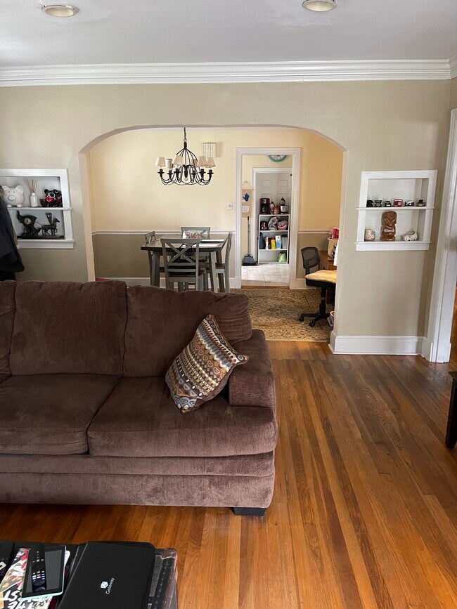 Building Photo - 3641 Cowden Ave