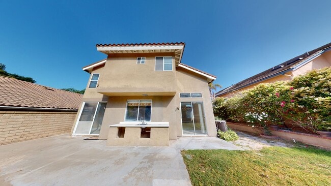 Building Photo - Welcome to Picasso Dr!