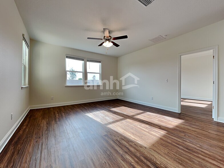 Building Photo - 71 Banyan Frst Dr