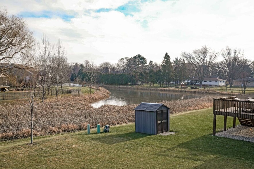 overlooking greenway looking to the south - 826 Thompson Dr