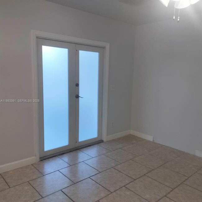 Building Photo - 4351 NE 18th Ave