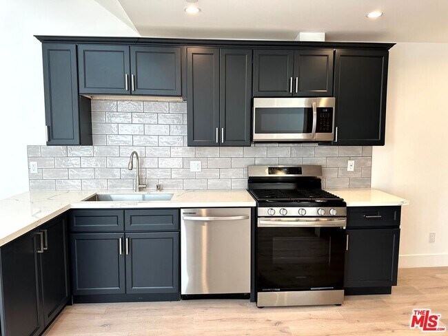 Building Photo - 3414 London St