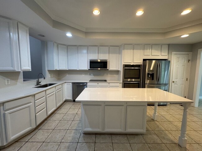 Building Photo - 15028 Gaffney Cir