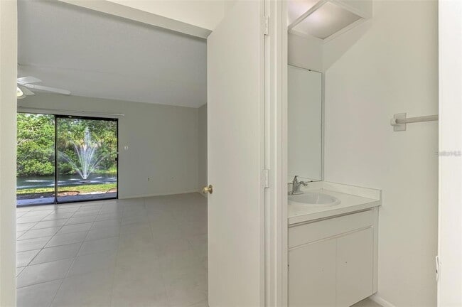 Building Photo - 935 Sunridge Way