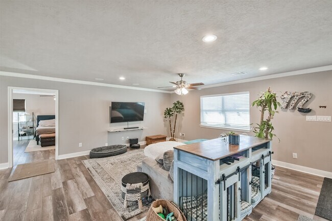 Building Photo - 24237 Creekwood Dr