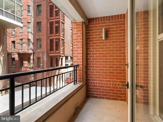 Building Photo - 915 E St NW