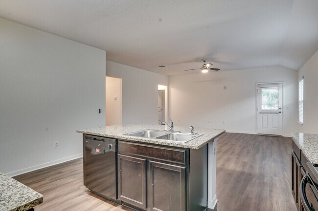 Building Photo - 403 Pentire Way