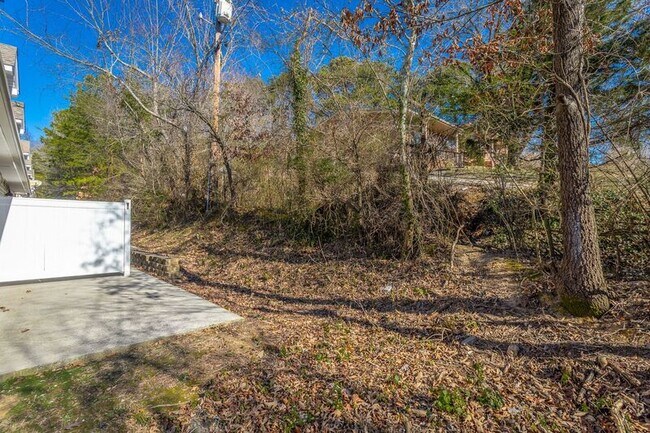 Building Photo - 7500 Noah Reid Rd