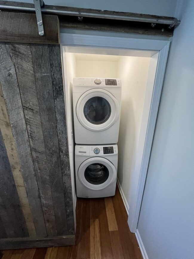 Building Photo - 624 N Upper St