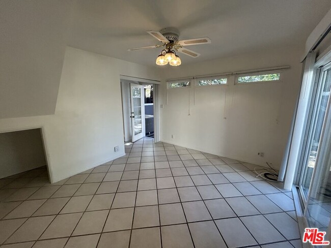 Building Photo - 5355 Rhea Ave