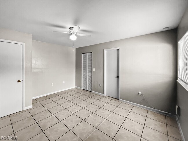 Building Photo - 2704 Owen Ave S