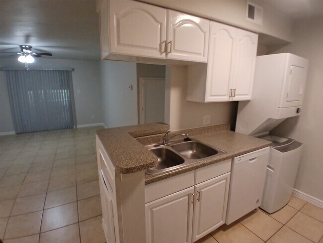 Building Photo - 13151 Walden Rd