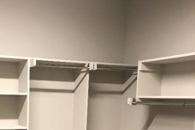 Building Photo - 12037 Ashford Dr