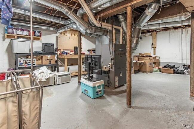 Building Photo - 215 Francis St