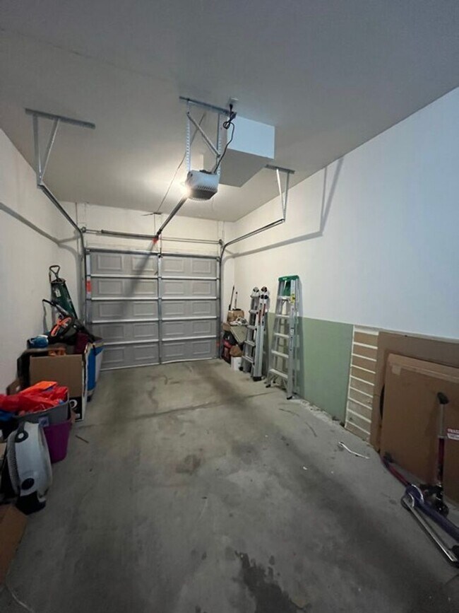 Building Photo - Saratoga Townhome