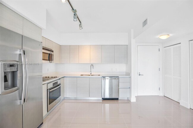 Building Photo - 4250 Biscayne Blvd
