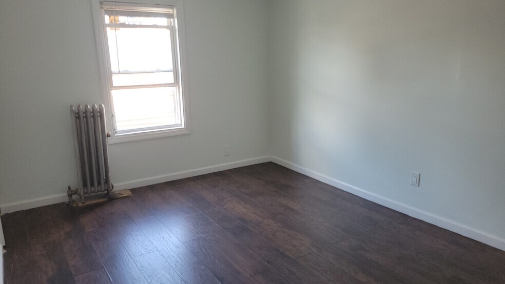 Living Room - 69 Mapes Ave