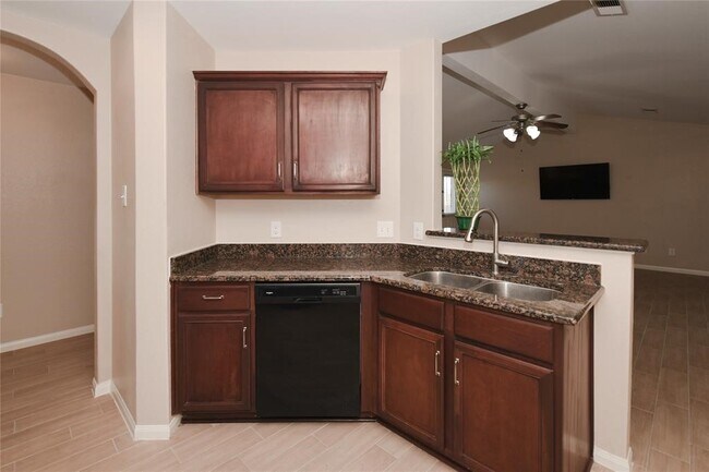 Building Photo - 1001 Strawberry Ridge Dr
