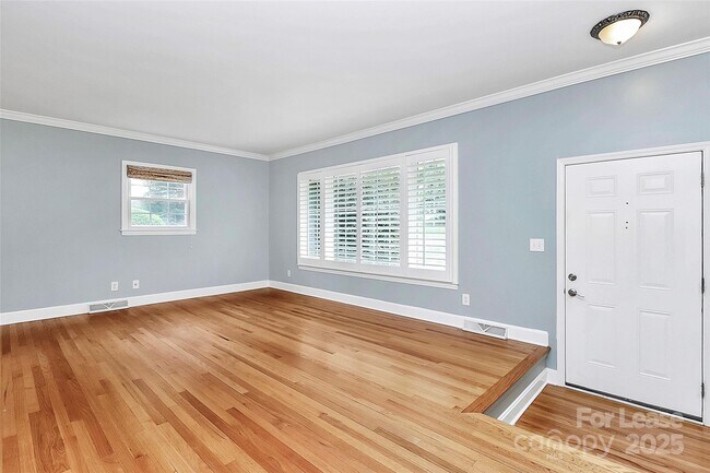 Building Photo - 6908 Lancer Dr