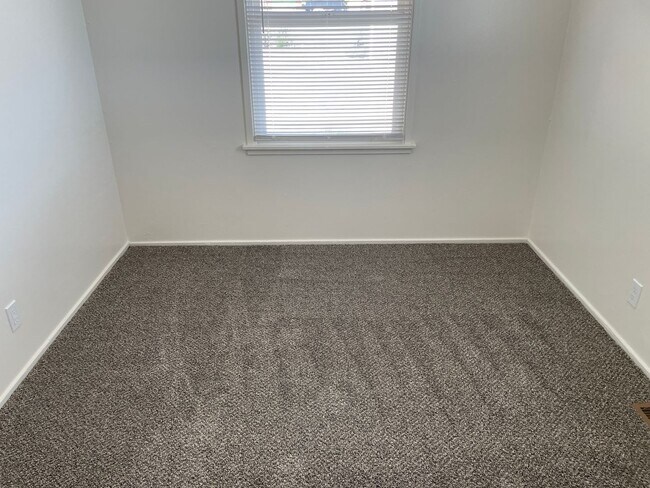 Building Photo - Beautifully Updated 3-Bed, 2-Bath Home – Move-In Ready!