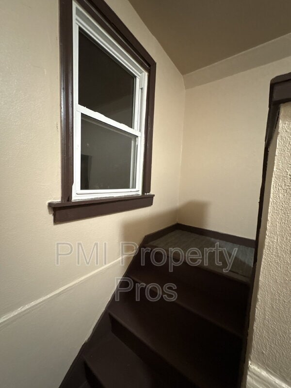 Building Photo - 3018 W Eggert Pl.