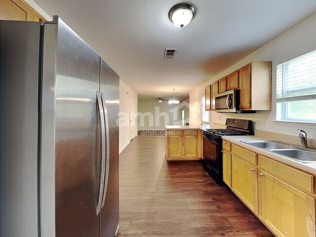 Building Photo - 3162 Berthas Overlook