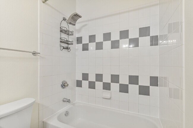 Building Photo - Spacious 3-Bedroom Condo Retreat in Bradenton – Your Perfect Home Awaits!
