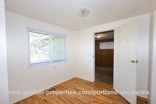 Building Photo - SE Tenino St - Brentwood-Darlington ranch-style 3 bedroom home