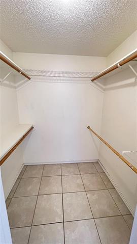Building Photo - 6119 Kingswood Dr
