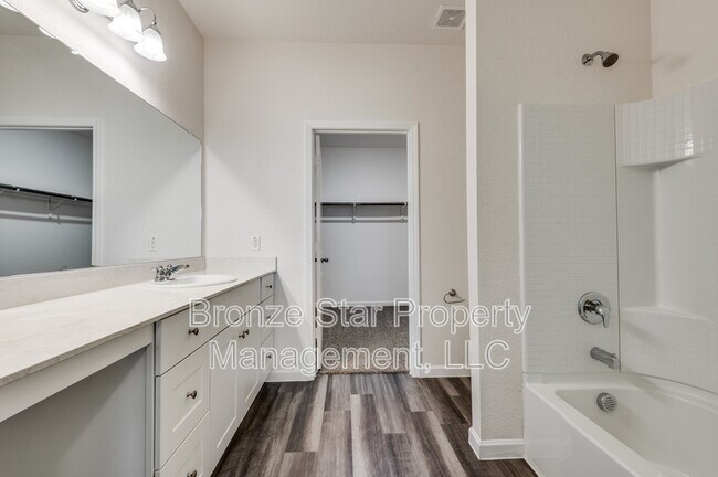 Building Photo - 2525 Comal Creek Dr
