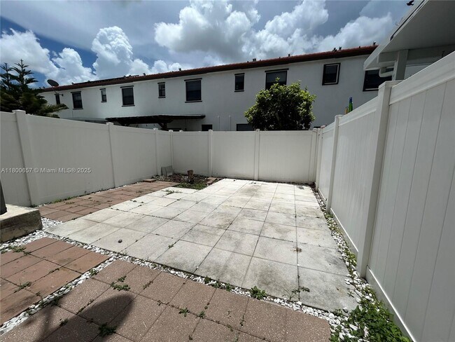 Building Photo - 10622 W 33rd Way