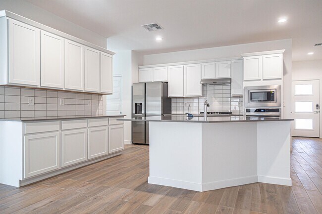 Building Photo - 12746 E Giada Dr
